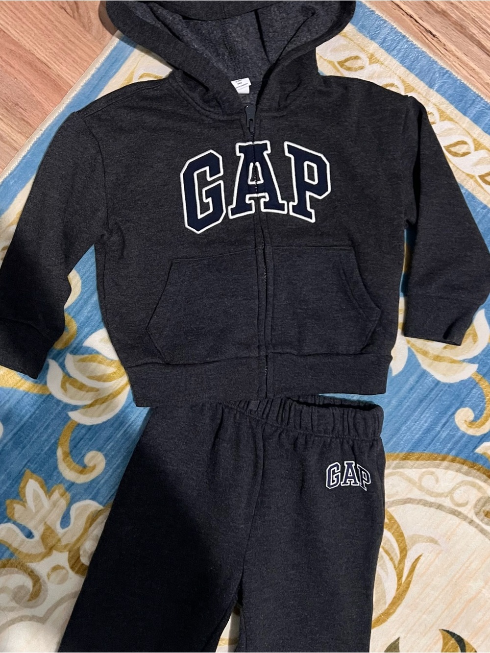 GAP Kids Dark Gray Zip Hoodie & Joggers Set Toddler Boy 2t
